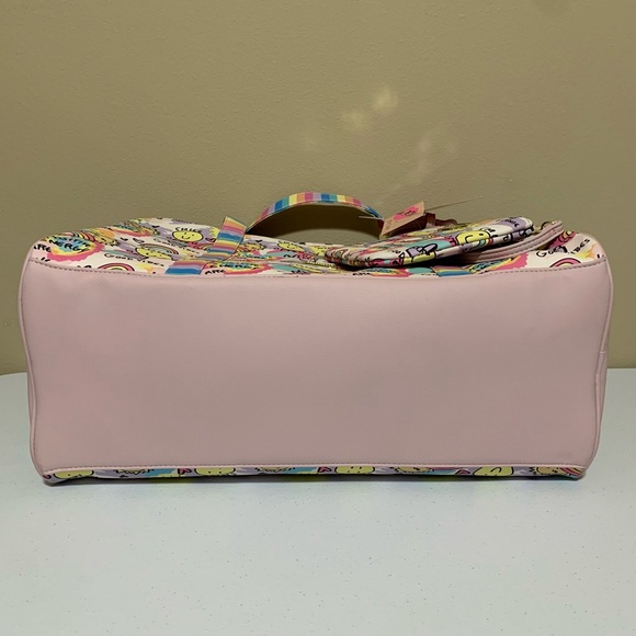 Betsey Johnson “Good Vibes” Weekender Travel Bag with Wristlet/Crossbody Bag - Picture 9 of 16